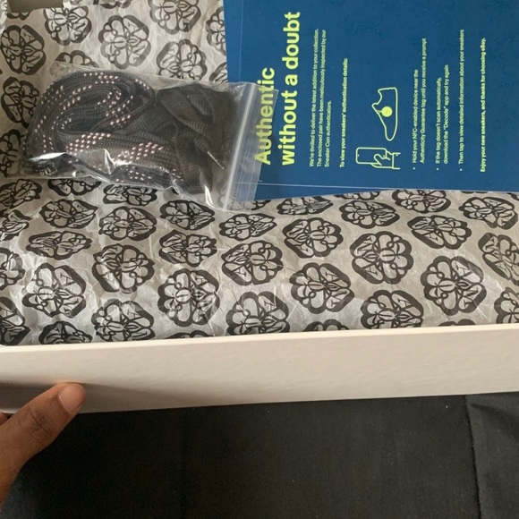 Pink and black Alexander McQueen 
Will do price negotiation
Size8
Good condition - Picture 4 of 6